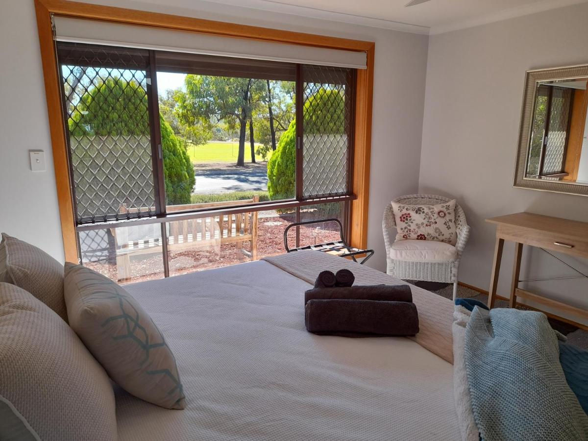 Villa 3 Pears On The Park Mclaren Vale Esterno foto